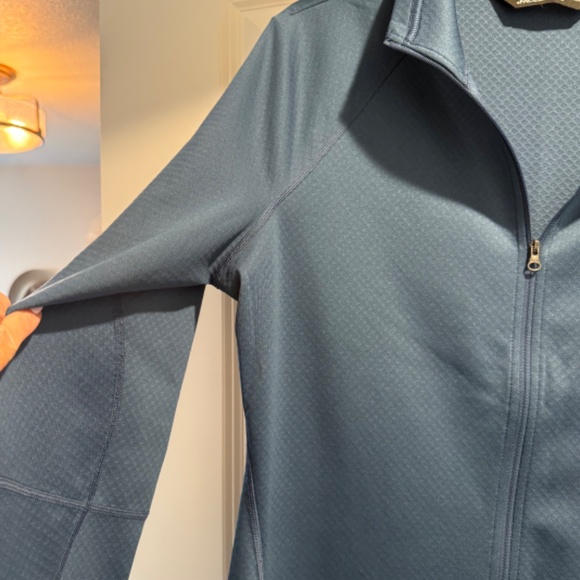 Northface Women's zip up light FlashDry jacket - Picture 3 of 7